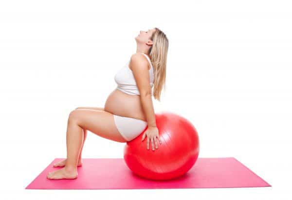 Ejercicios para embarazadas con balon de pilates 